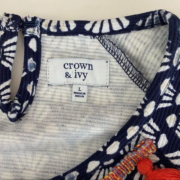 3/$30! Crown & Ivy NWT riviera holiday tassel tunic top size large - Picture 7 of 8